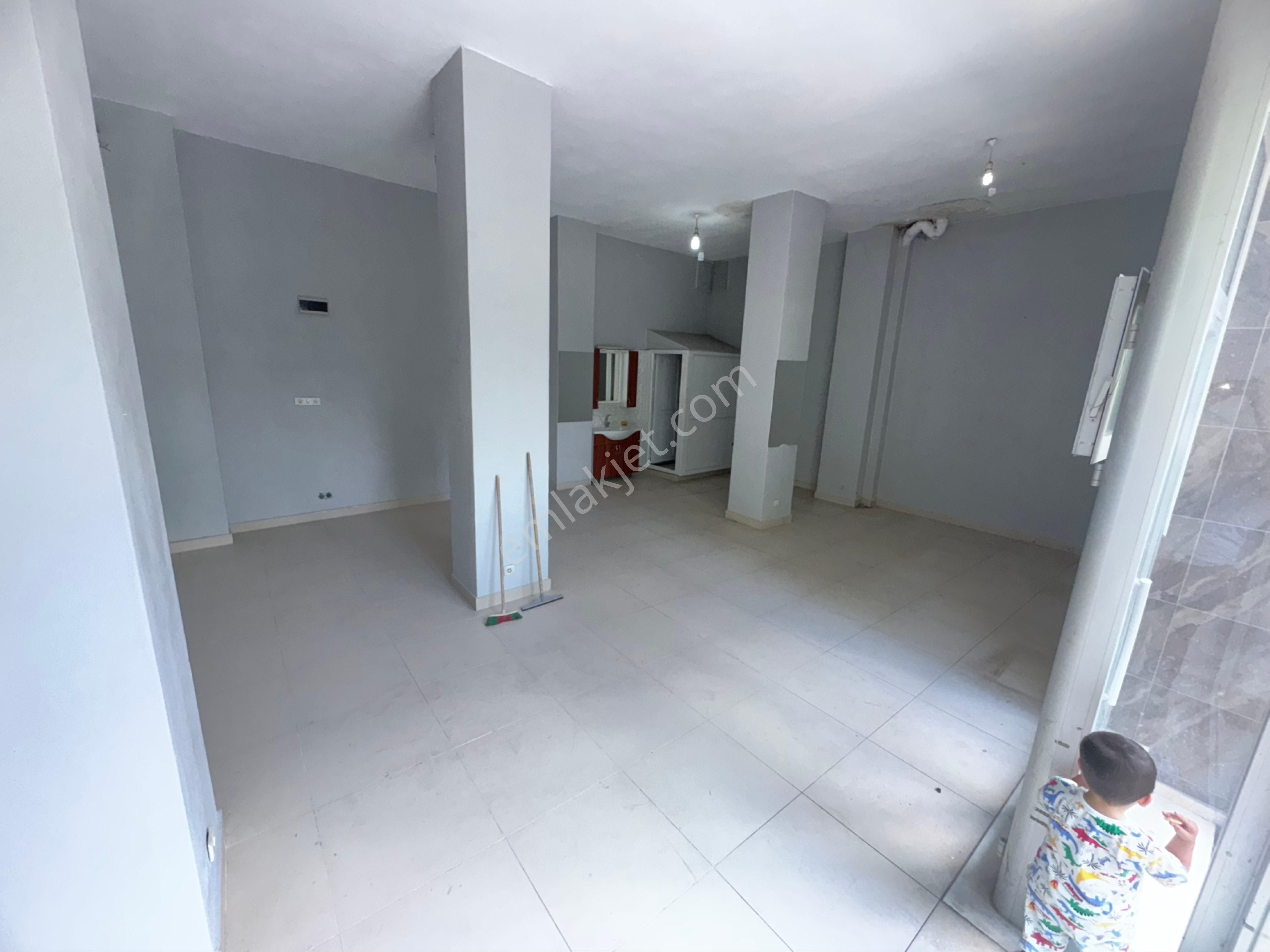 Zafer Yapıgayrimenkulden Kiralıkgirişkatdükkan 65m2sanayielktrikli İstanbul Sultangaziuğurmumcumahde