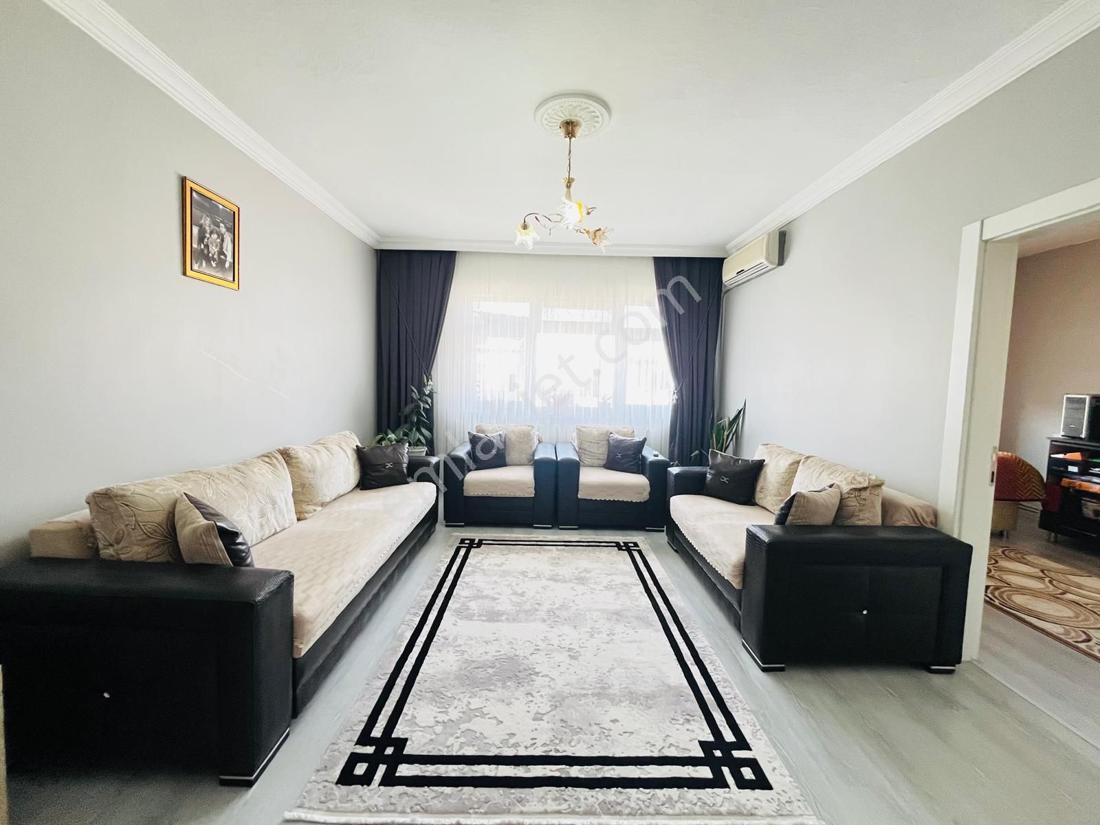 Koza'dan Plevne'de Cadde Üzerinde Katta Full Yapılı Geniş Dairee