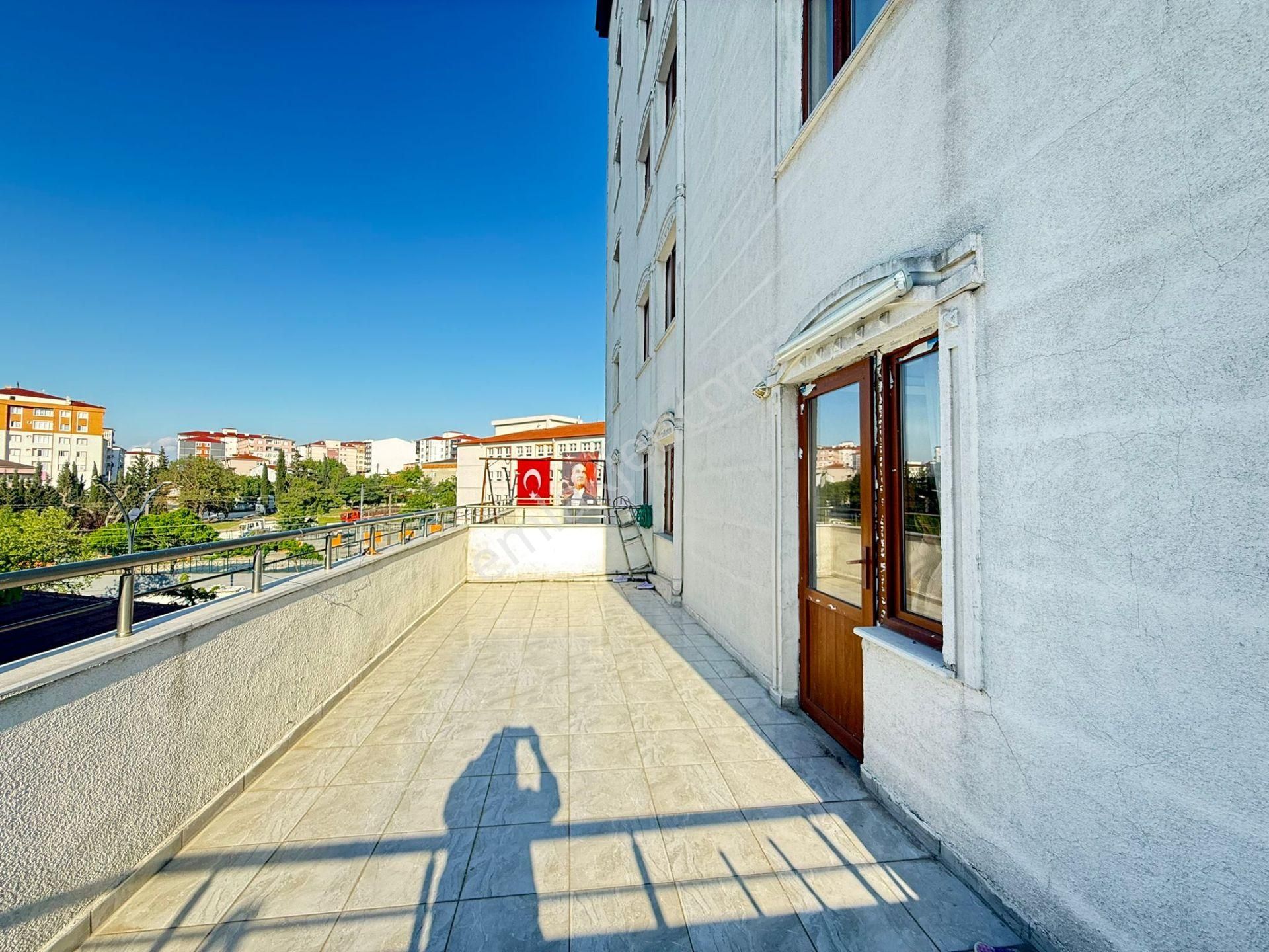 Akyüz Den Merkezı Konumda Iskanlı Kombili Satılık 3+1 Teras Balkonlu Daire