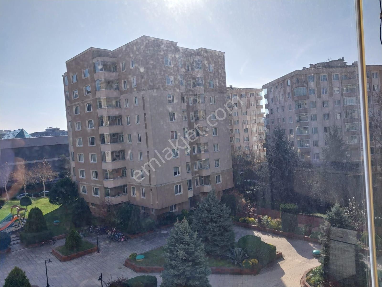 Beşyıldız 2. Etap Ta Ara Katta 150m2 Havuz Ve Güney Cephe
