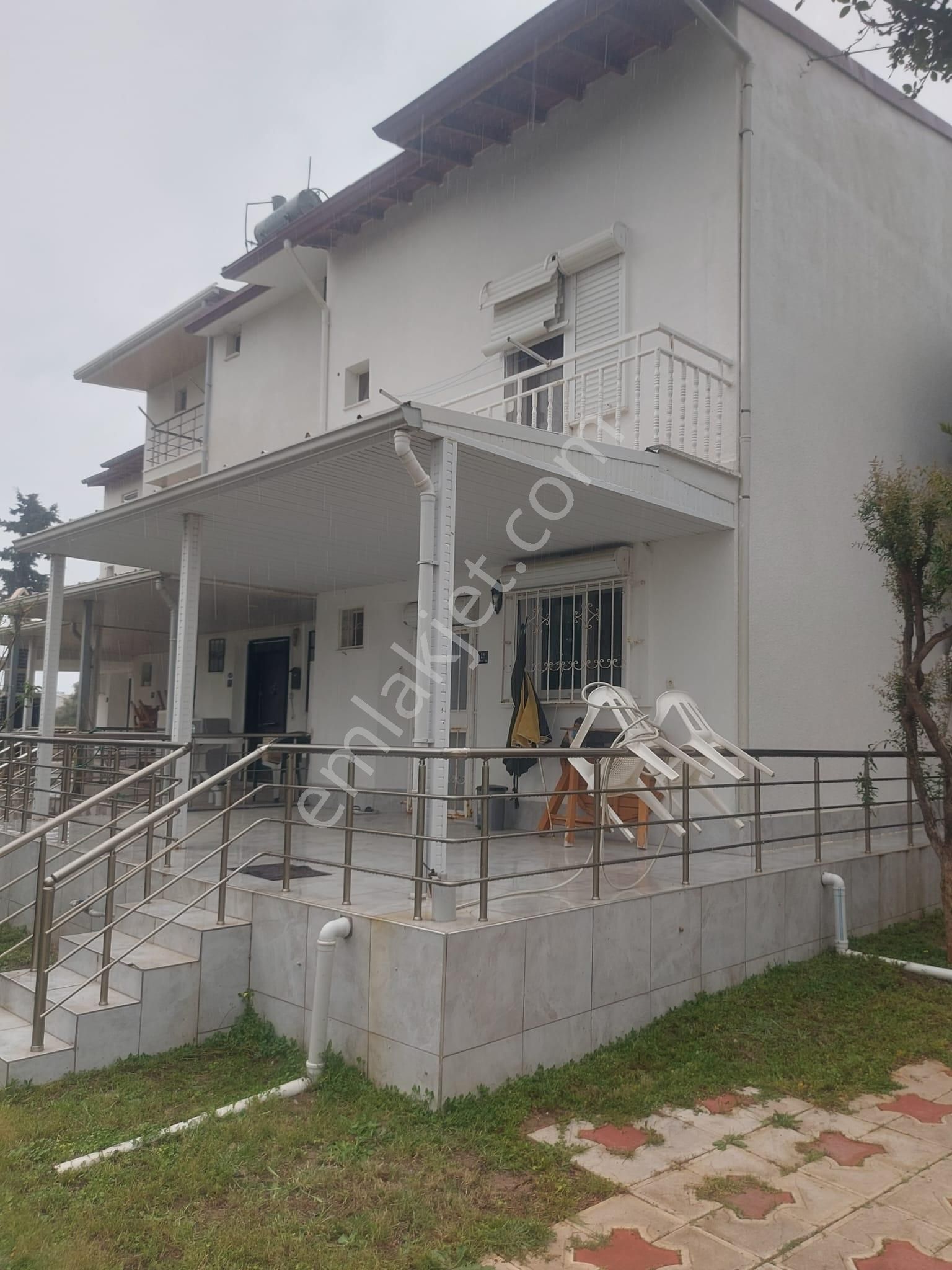 Didim Çamlık Mahallesinde Satılık Site İçinde 3+1 Bahçeli Villa