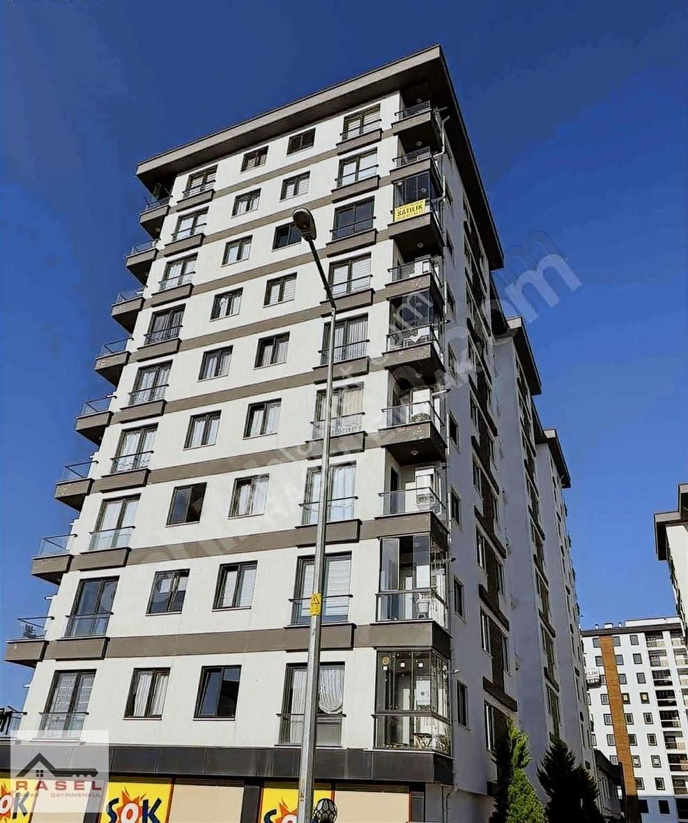 Cumhuriyet Mah.satılık Havuzlu Site Dairesi !!