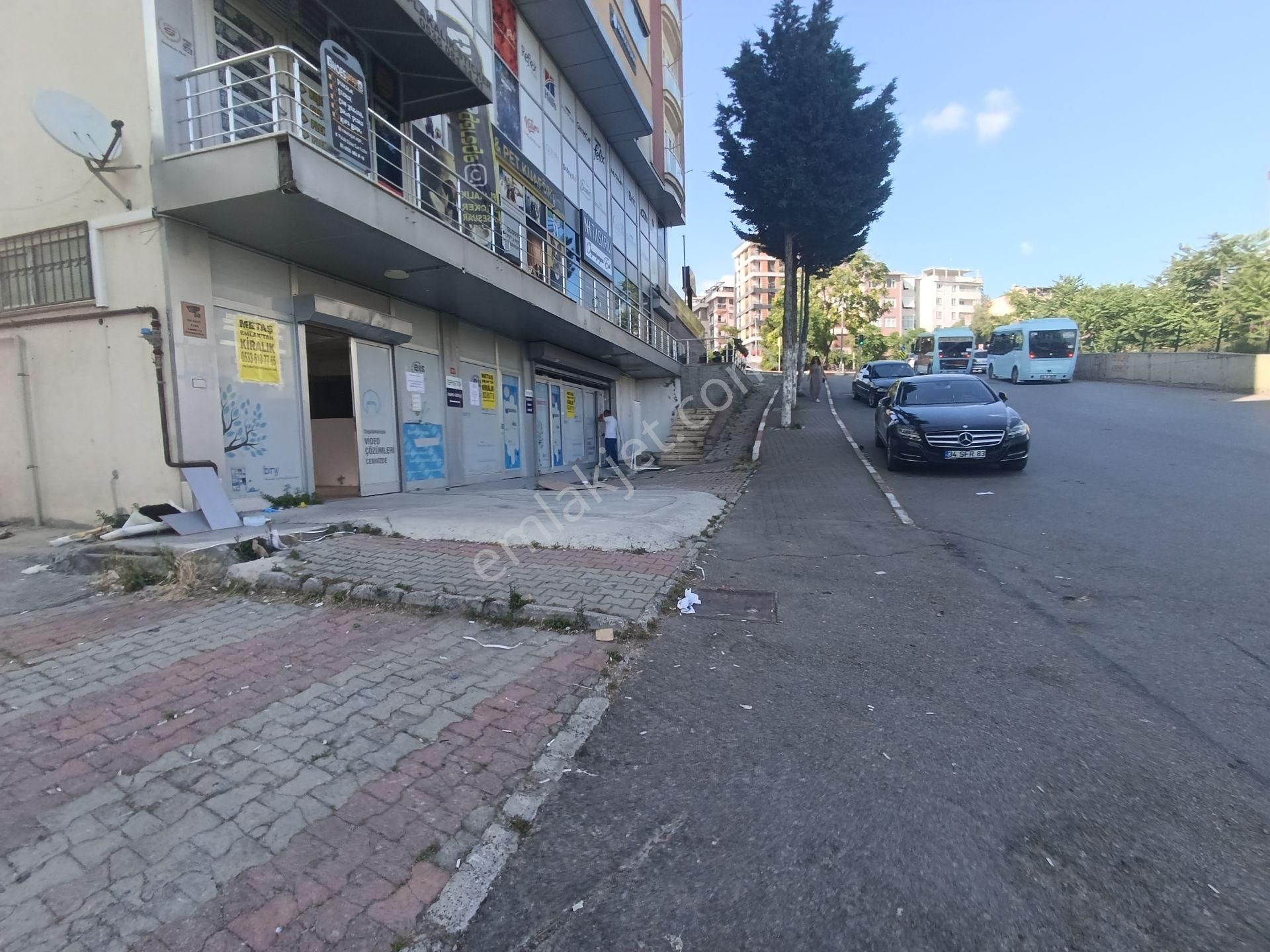 Kartal Soğanlık Caddesi Üstünde Kiralık 320m2 + 110m2 Bahçe