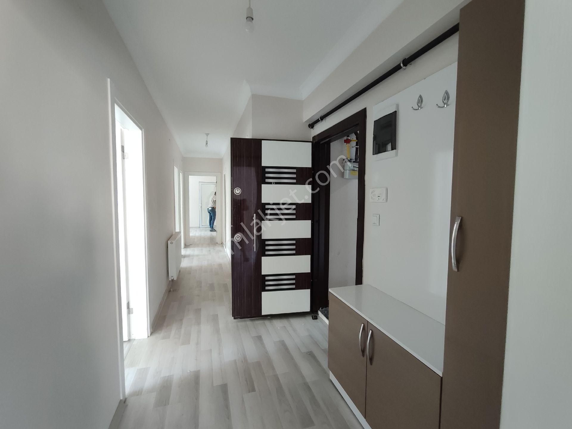 Köşe Başı 3+1 Doğalgazlı Kiralık Daire