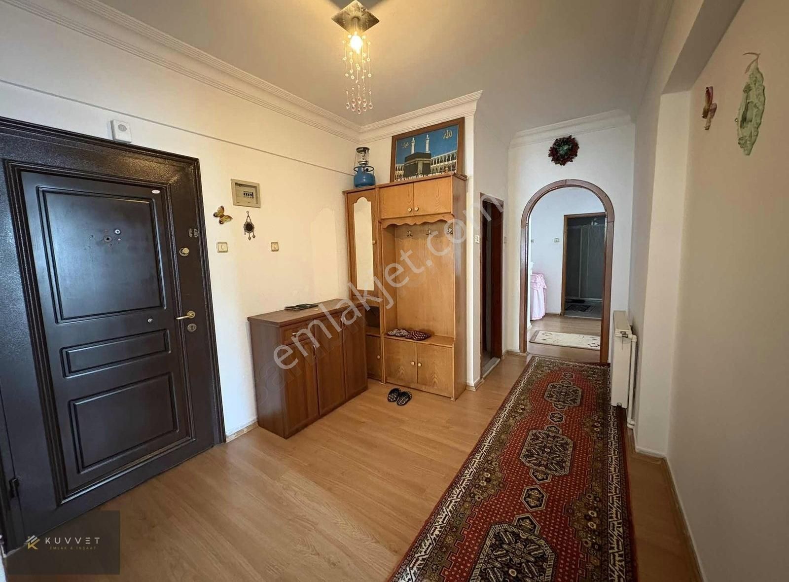 Kuvvet Emlak'tan Bahçecikte Satılık Daire