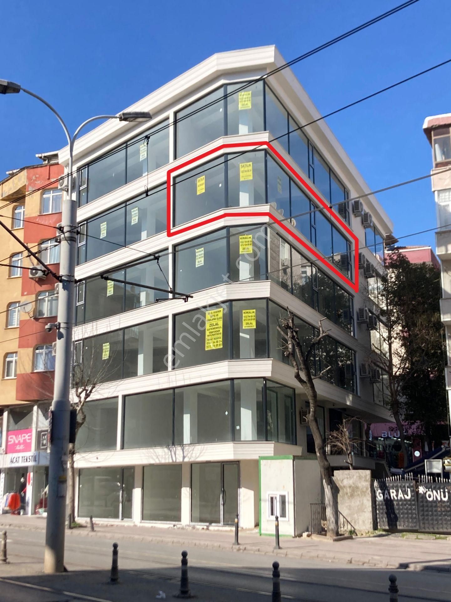 Tramvay Yolu Üzeri / Avm Yakını / Krediye Uygun Ofis / Acil