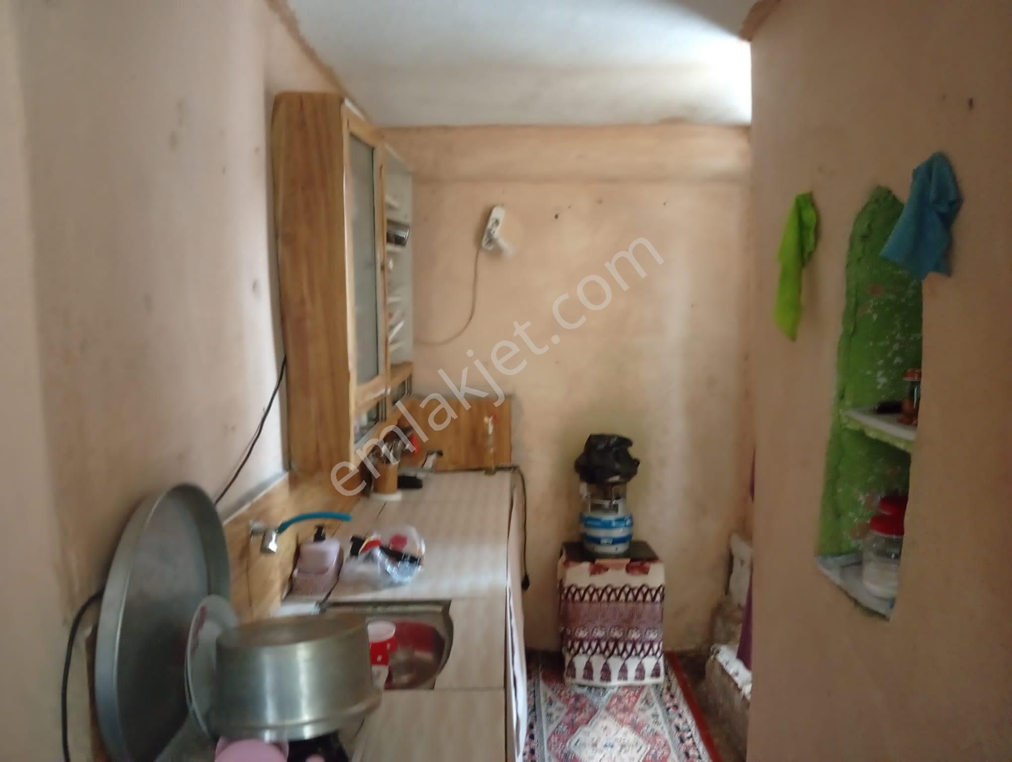 Zeytinliova Da Satılık Müstakil 214 M2 Arsalı Köy 2+1 Evi 750.000 Tl