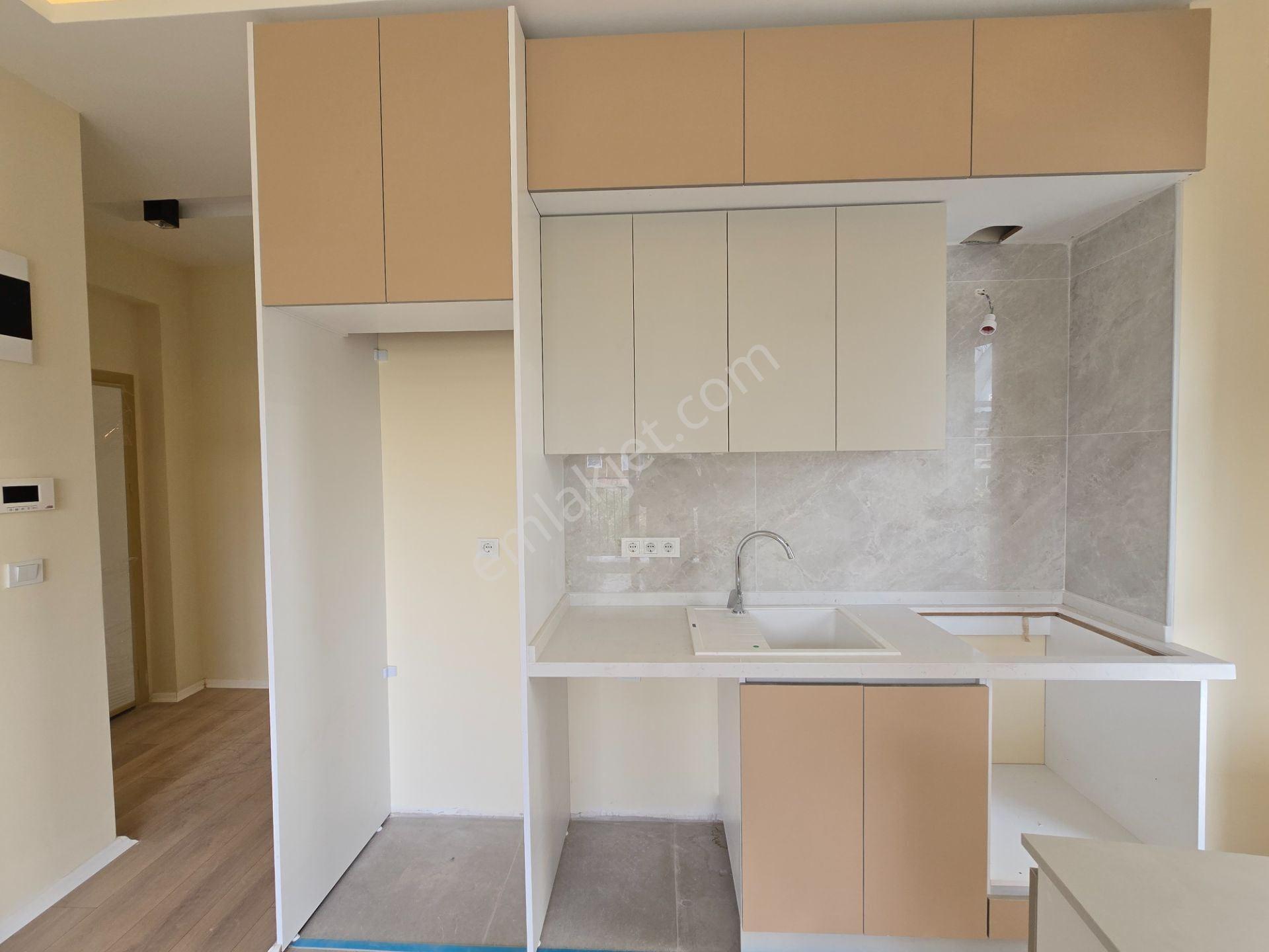 Kuşadası Davutlar Satılık 1+1 Daire Denize Yakın Merkezi Konum - Görsel 8