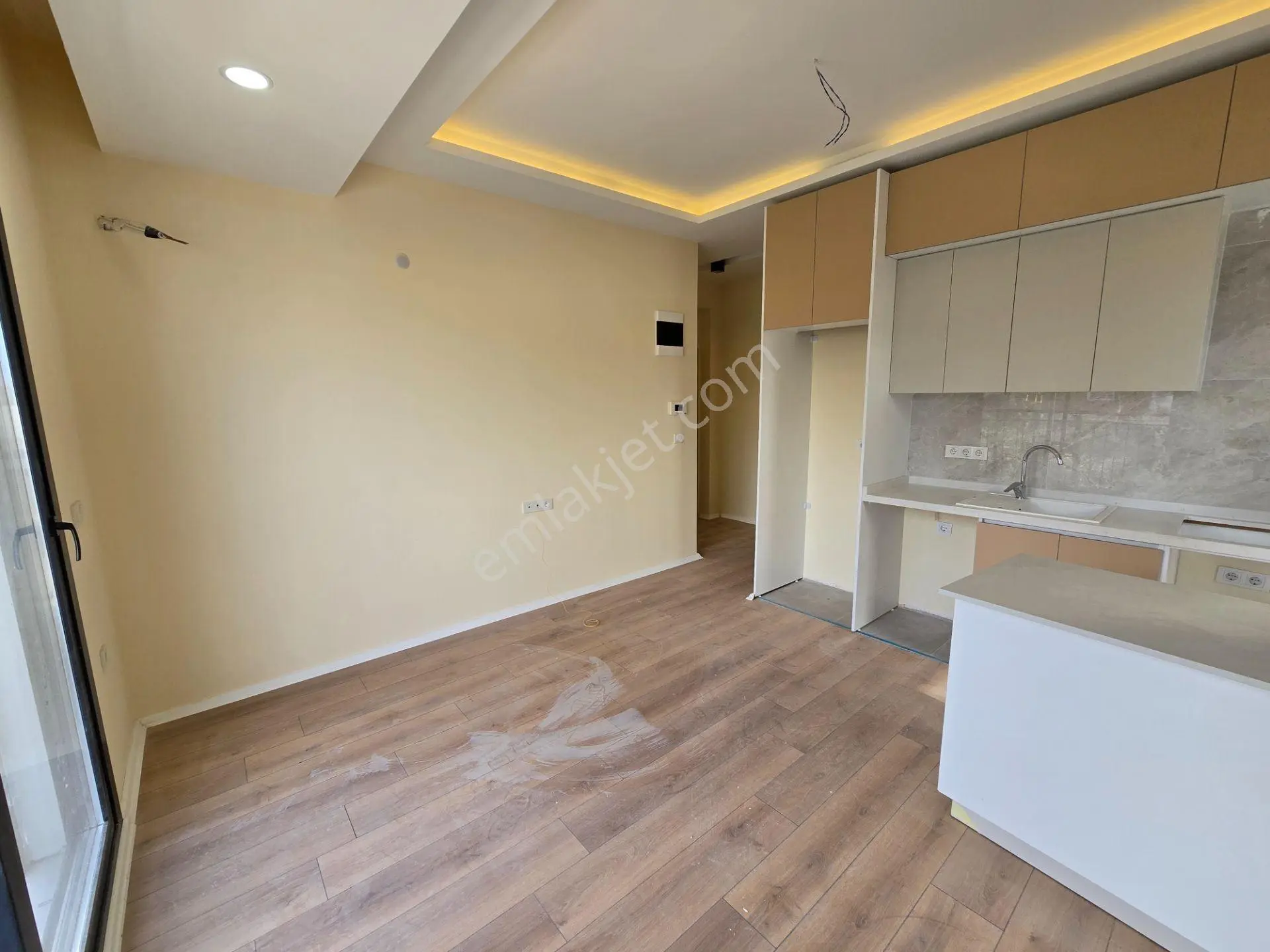Kuşadası Davutlar Satılık 1+1 Daire Denize Yakın Merkezi Konum - Görsel 5