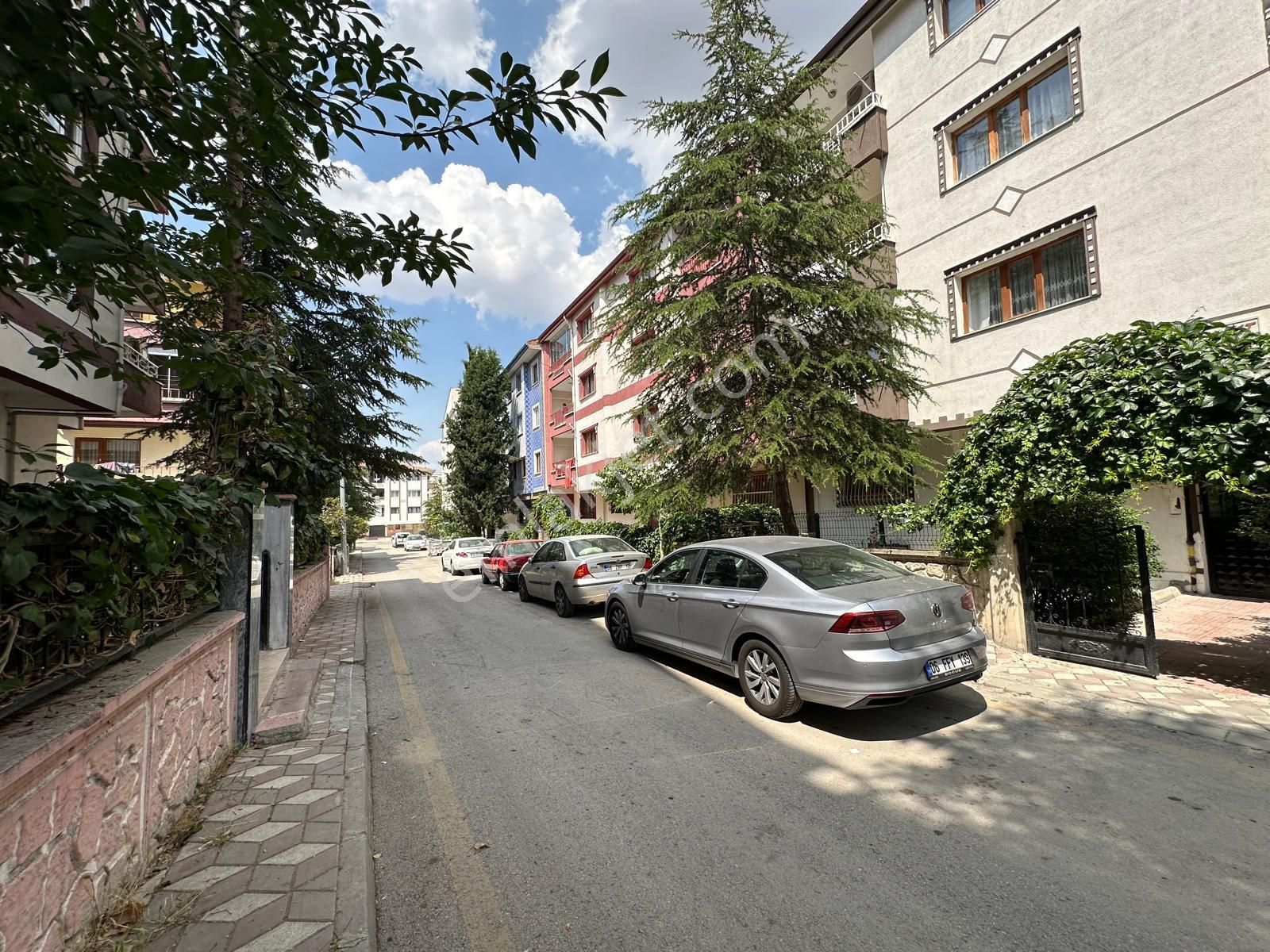 Etimesgut 30 Ağustos Mahallesinde 2+1//90m2 Eşyalı Yatırımlık