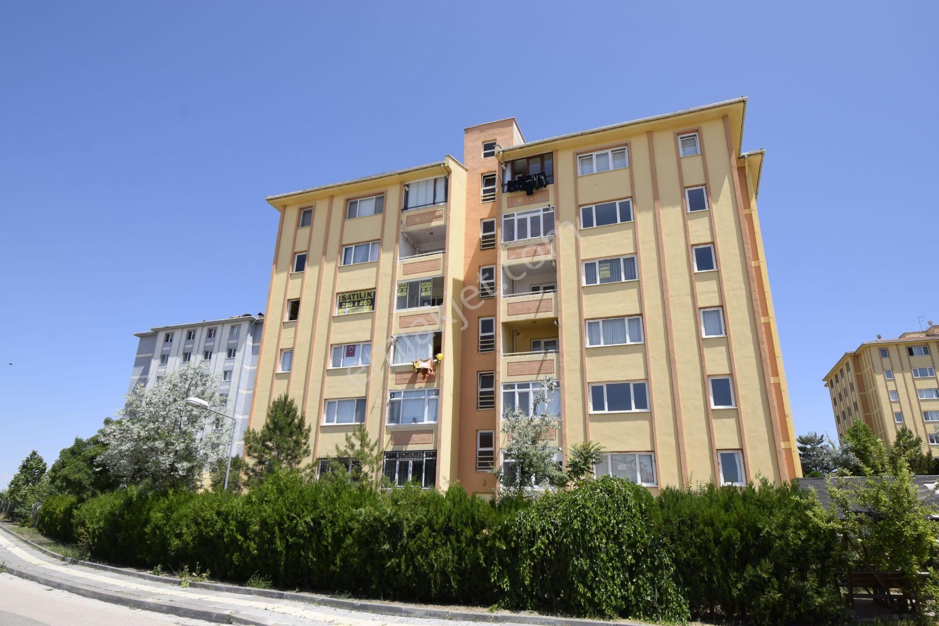 Temelli Toki'de Okul Yakını Arakatta Bakımlı Sıfır 3+1 Daire