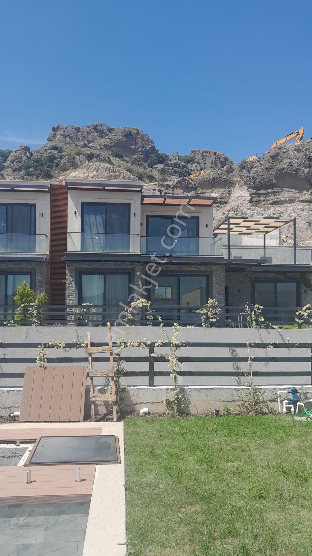 Bodrum Gündoğan Sıfır Lüks Sitede Dönemsel Kiralık 4+1 Daire