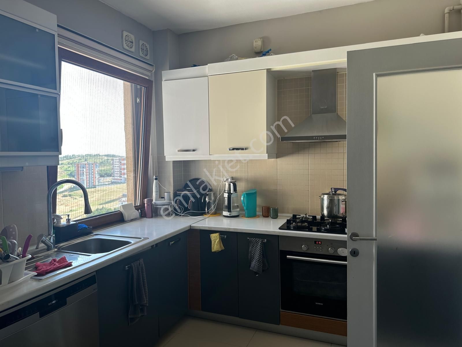 Baki Emlaktan Tuzla 1. Etapta Deniz Manzaralı Satılık 2+1 Daire