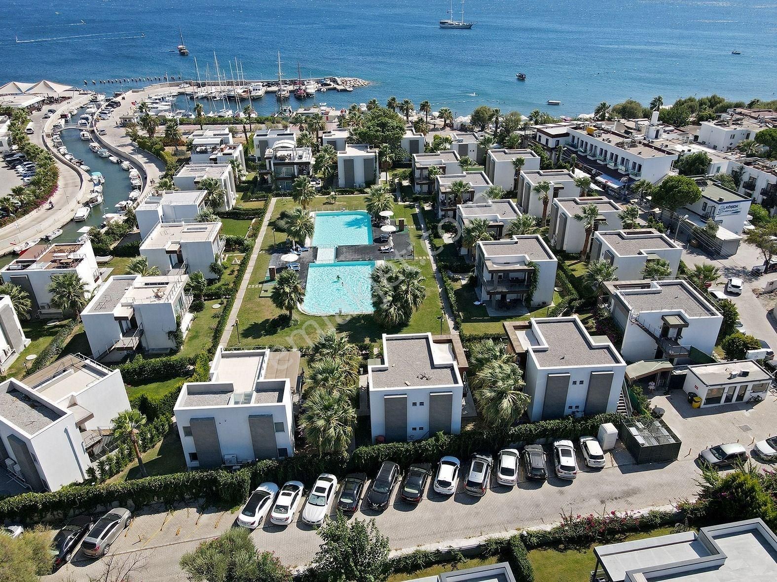 Bodrum Ortakent Denize Sıfır Konumda Satılık 2+1 Daire
