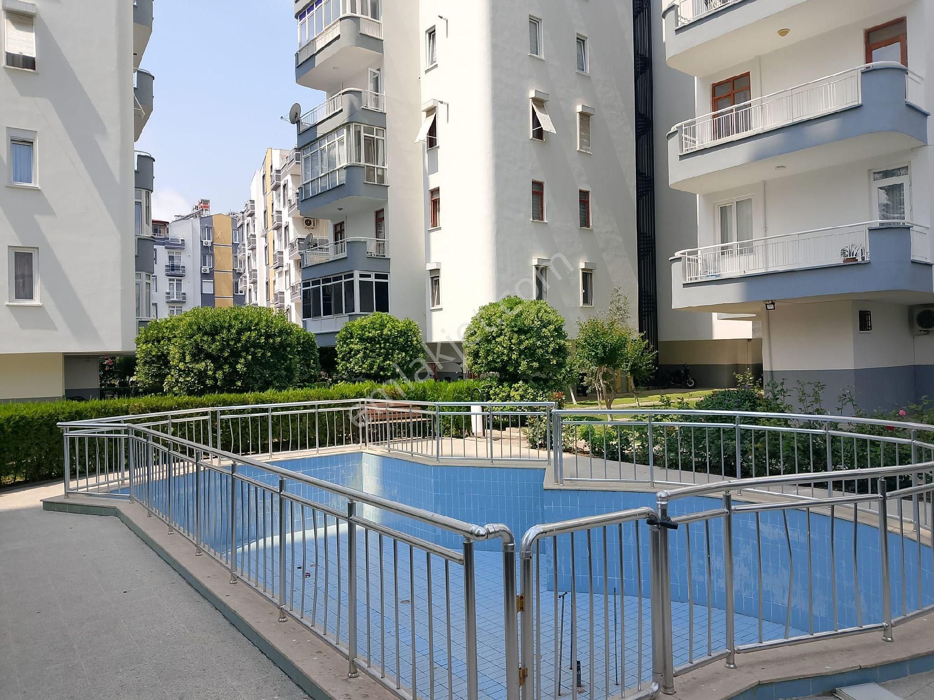 Limanda Ayrı Mutfaklı Doğalgaz Kombili İçi Sıfır Ful Yeni Eşyalı 2 Banyolu 3+1 Satılık Daire