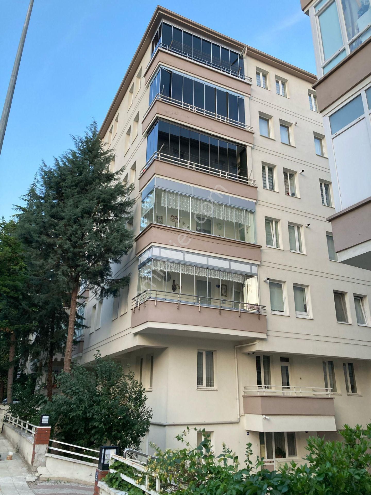 Sahibinden Geniş Merkezi Konumda 4+1 165m² Satılık Daire