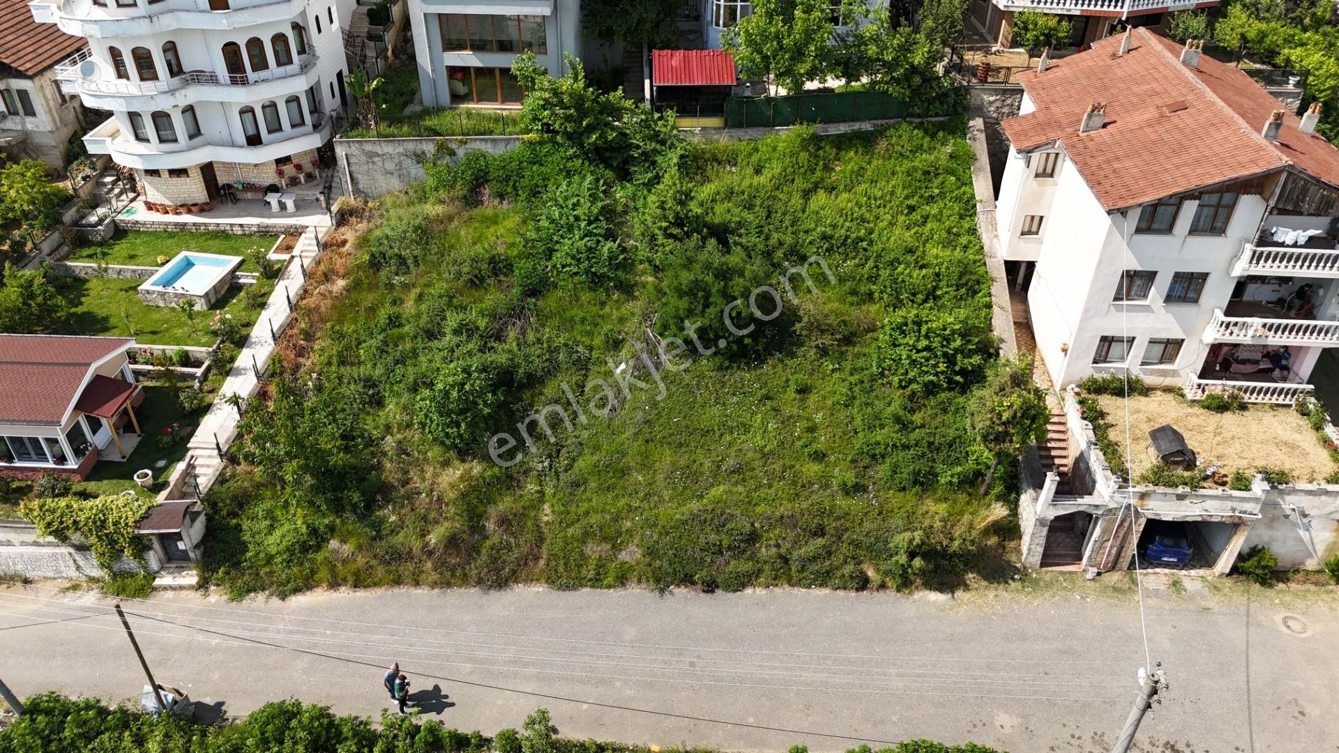 Düzce Konuralpte Merkezi Konumda 3 Kat İmarlı Arsa