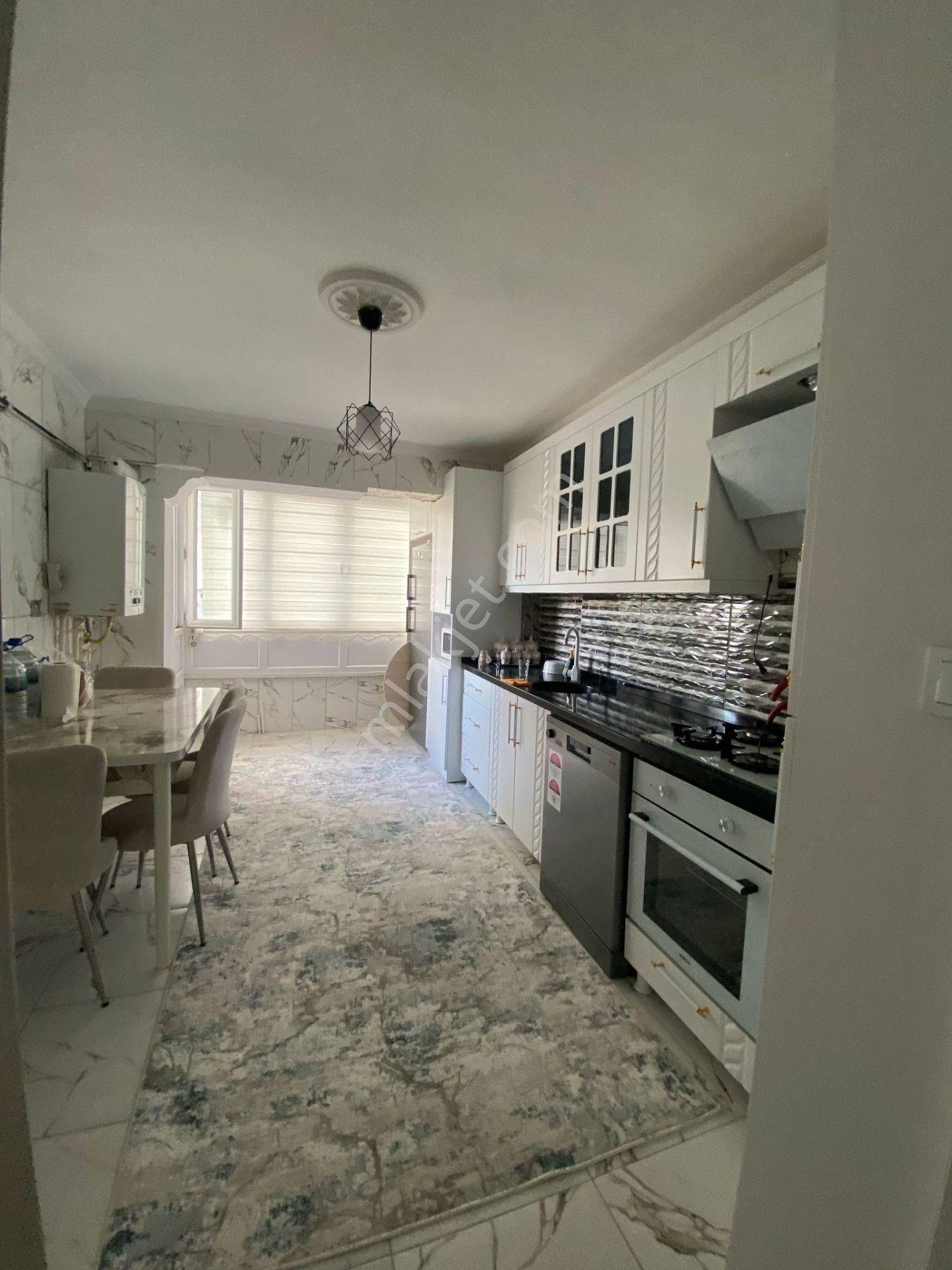 Harika Lokasyon.!mutlu'da Ana Cadde Dibi Arakat 3+1 130m2 Daire!