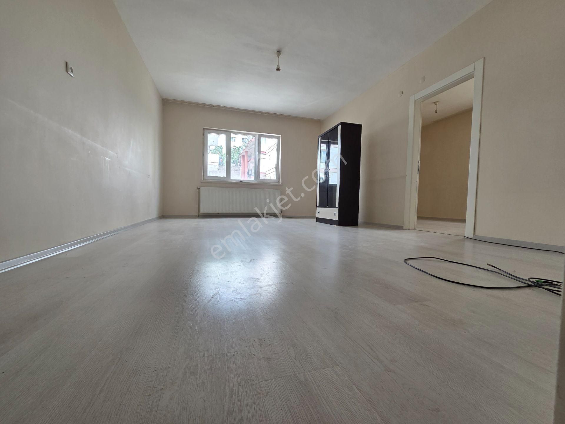 Ankara Sincan Mareşalda 3+1 Yapılı Katta Kiralık Daire