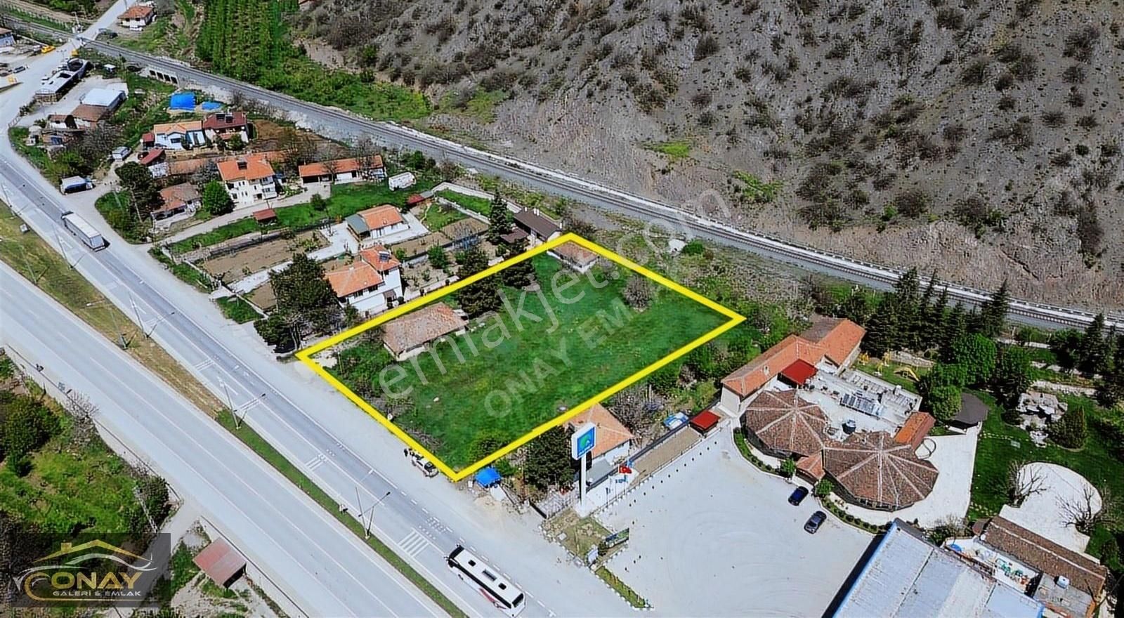 Onay Gayrimenkul'den Boğazköyde Anayola Cephe 3063m² Tarla