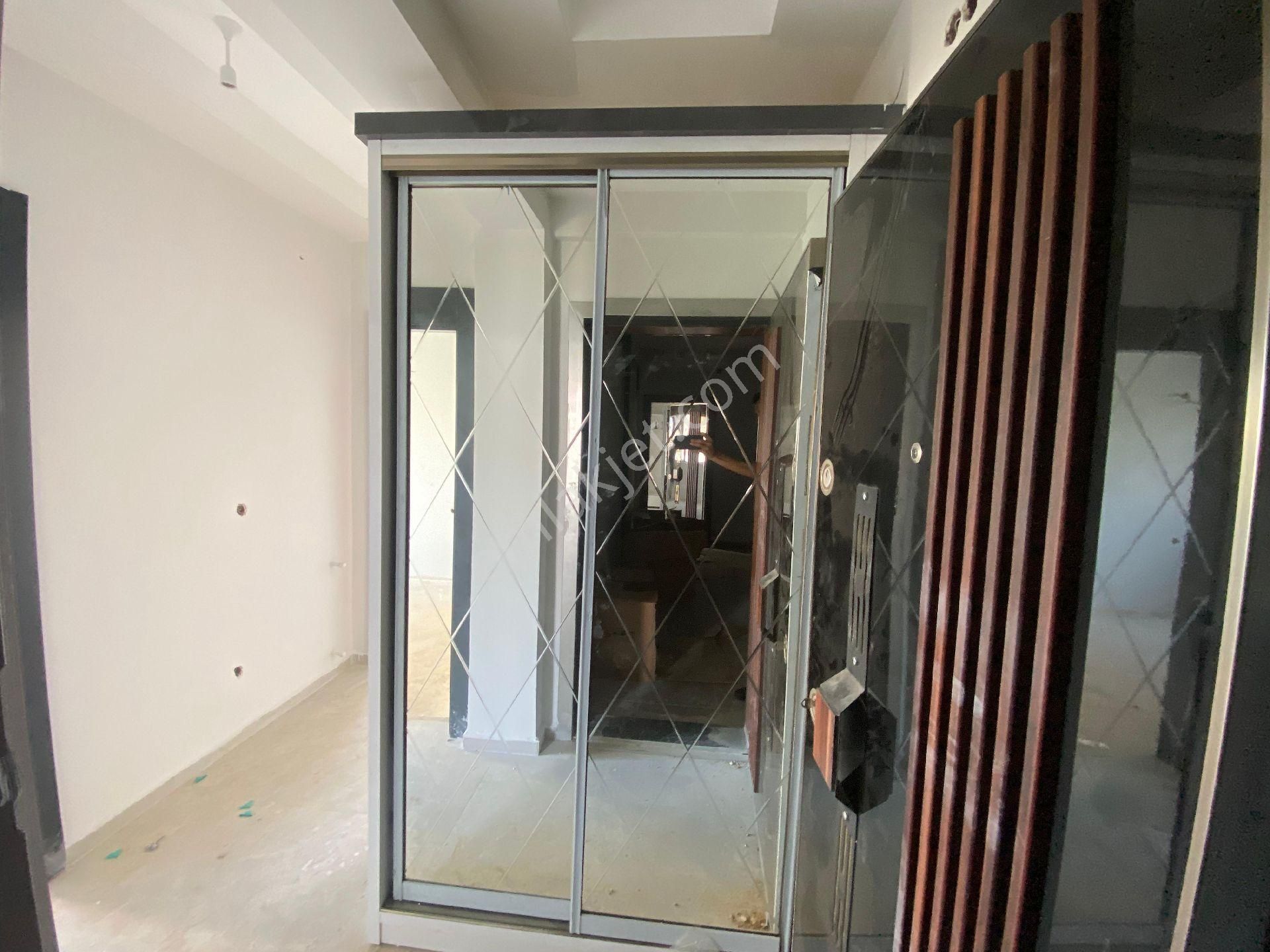Serik Salı Pazarı 2 Adetsiıfır Arakat Daire 6 Milyon