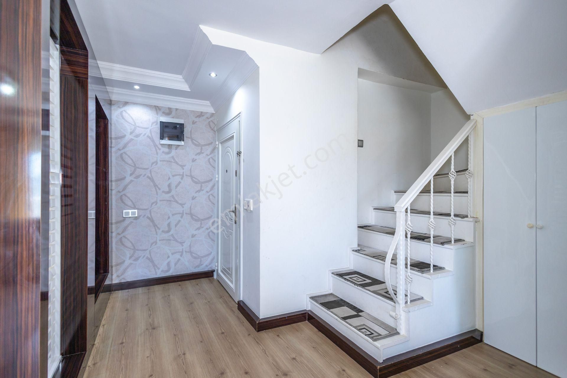 Alanya Konaklı Kiralık Tatil Evi 3+1 Dubleks Daire