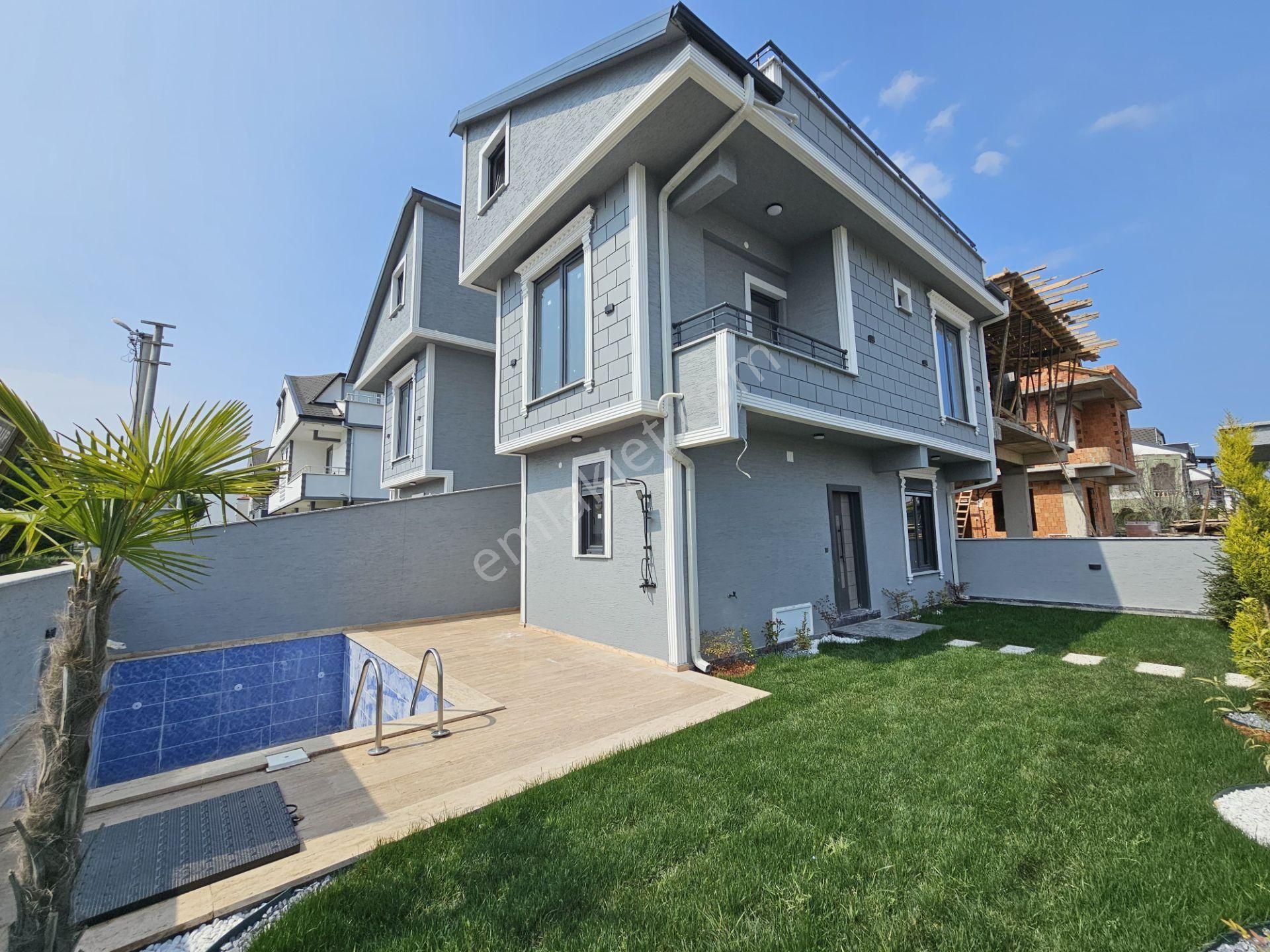 4+1 Köşe Parsel, Müstakil Havuzlu Satılık Villa - Vılla For Sale