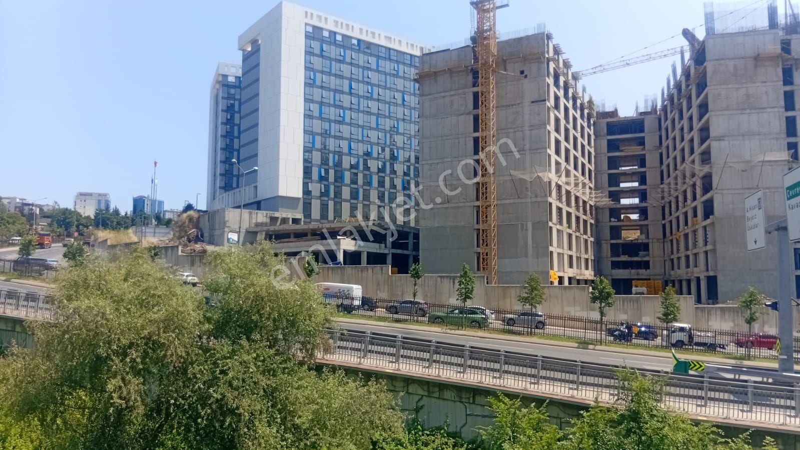 Kavacık Medipol Karsisinda 120 M 2+1 Dublex