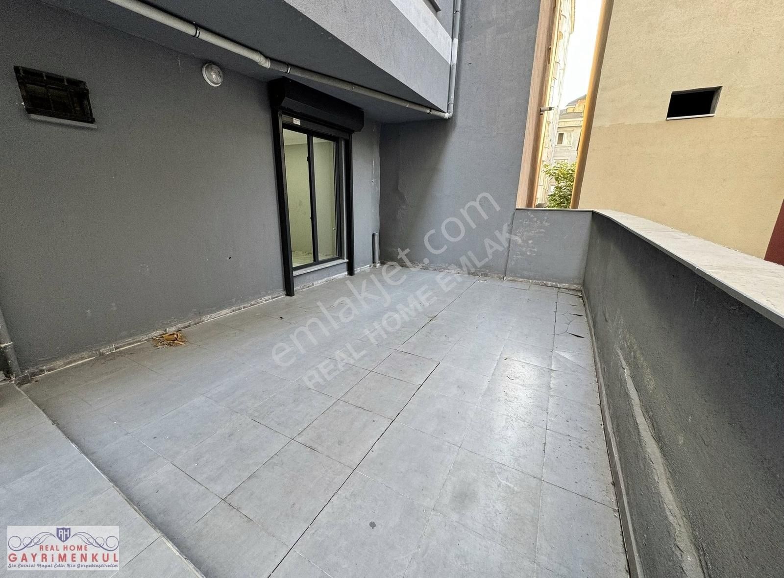 Kanarya Üst Bölge 1+1 Satılık 70 M2 Özel Bahçeli Daire