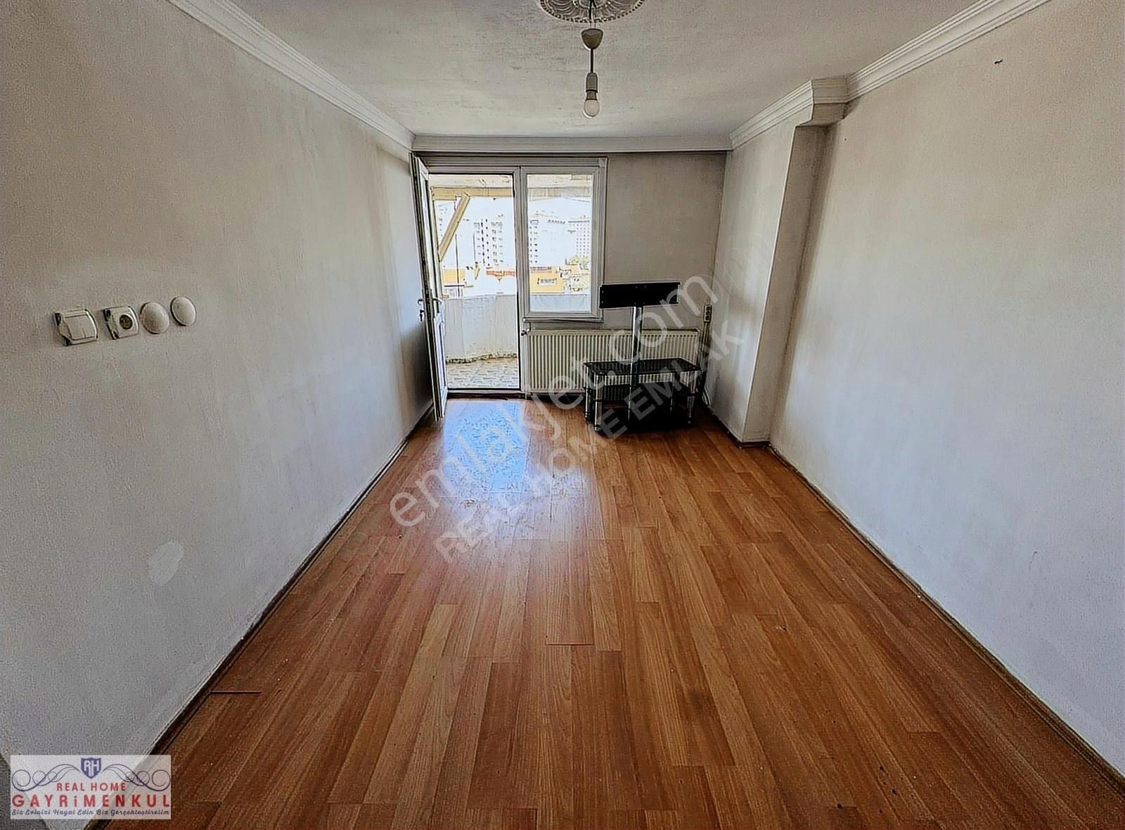 Real Home'dan Bezirganbahçe'de 2+1 Kiralık 95 M2 5.kat Daire