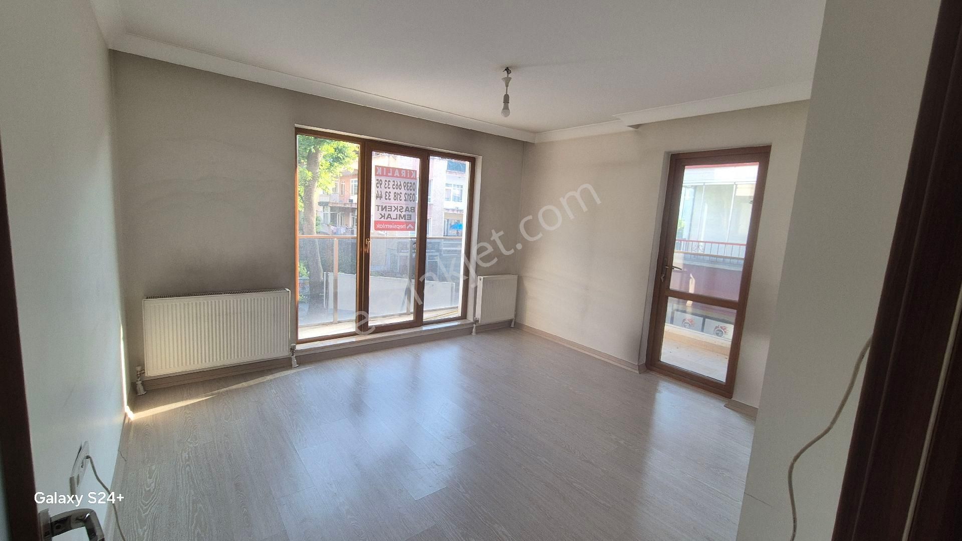 5 Yaşında Çevreli Caddesinde Başkent Emlak Tan Kiralık Daire