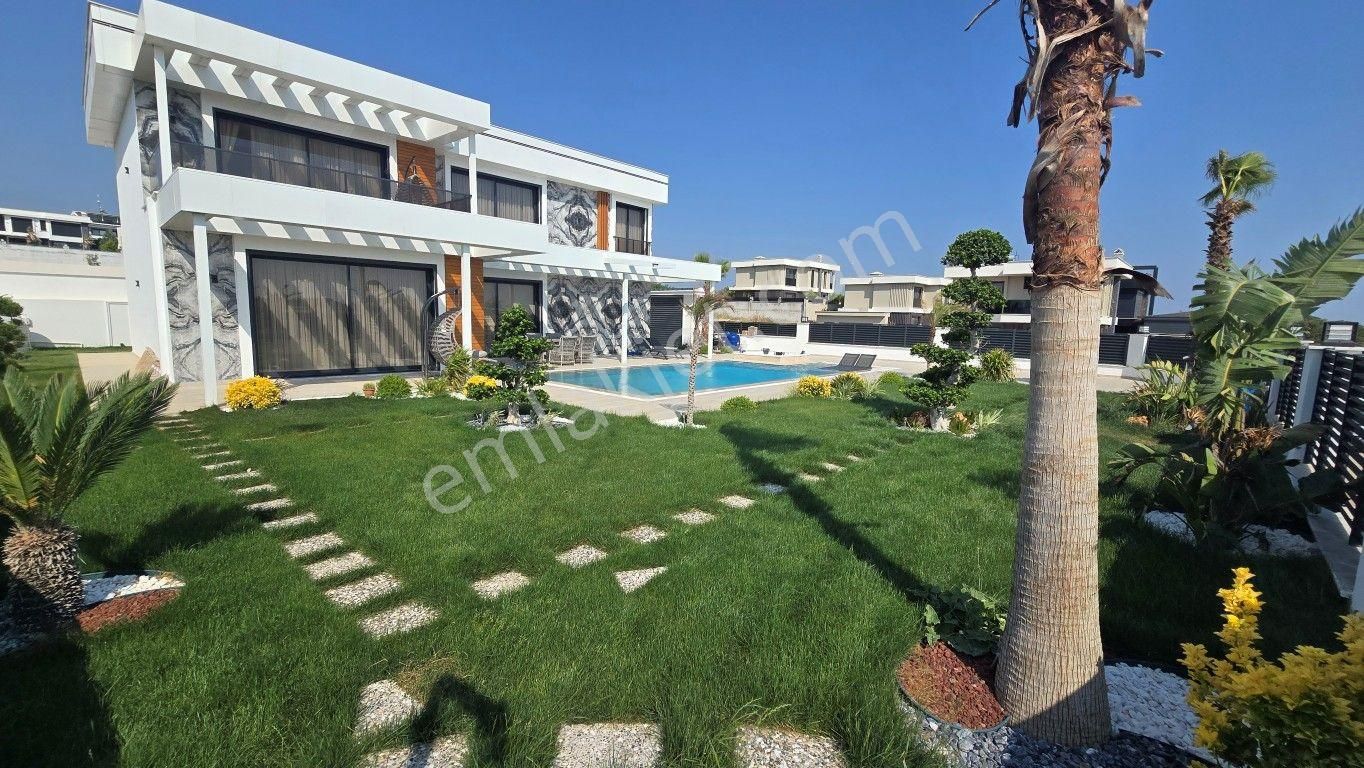 Didim Köşe Konum, 656 M² Arsa, Özel Tasarım Ful Eşyalı Villa