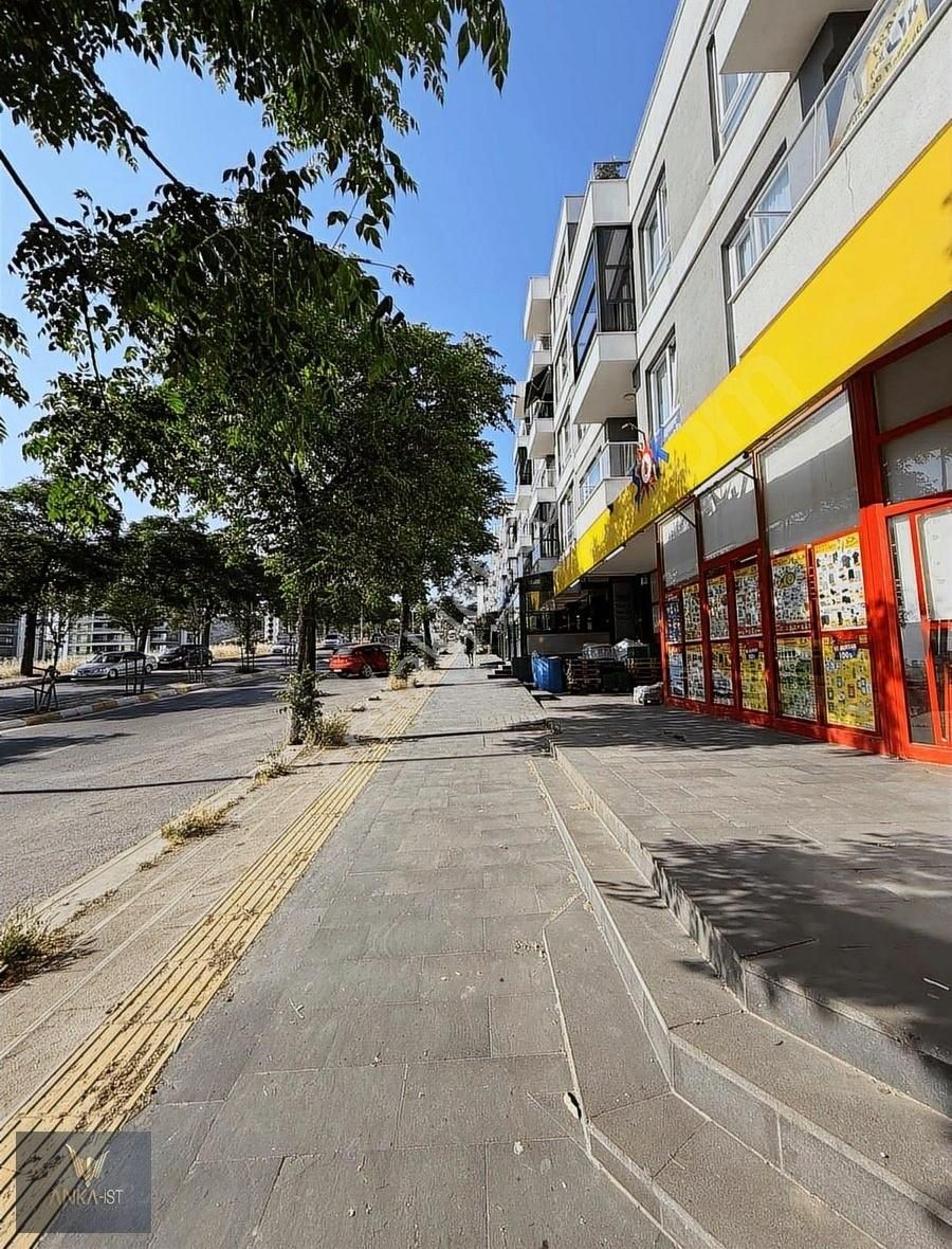 Pendik Çınardere Marina Lıfe Sitesinde Satılık 1+1 Ara Kat Daire