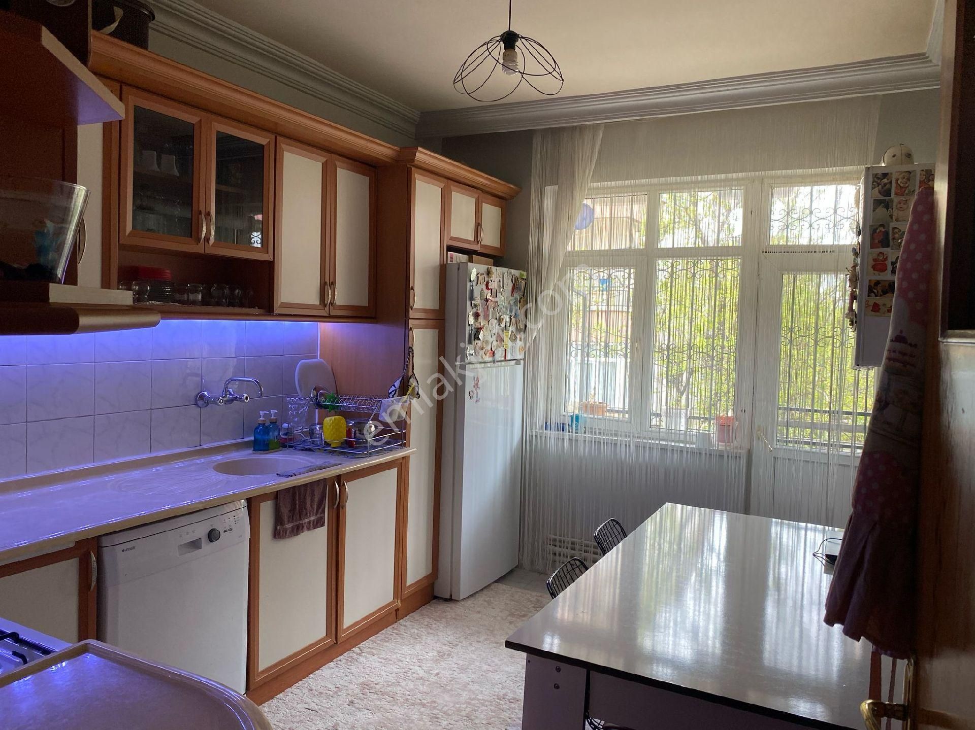 Acil Sahibinden 3+1 Erenköy Akıncılar Parkı Yakını