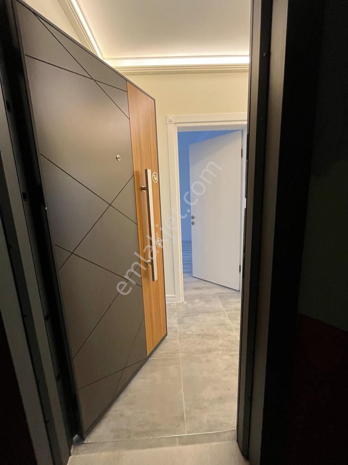 Elfiden Ege Mahallesinde 3+1 Satılık Daire
