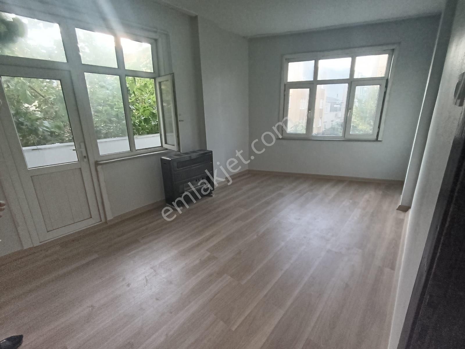 50. Yıl Mahallesi 1+1 80 M2 Doğalgaz Sobalı 2. Kat Kiralık Temiz Daire