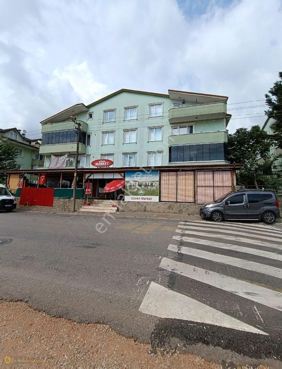 Optimum Gy'den Başiskele Barboros Da Kiralık 3+1 Ara Kat Daire..