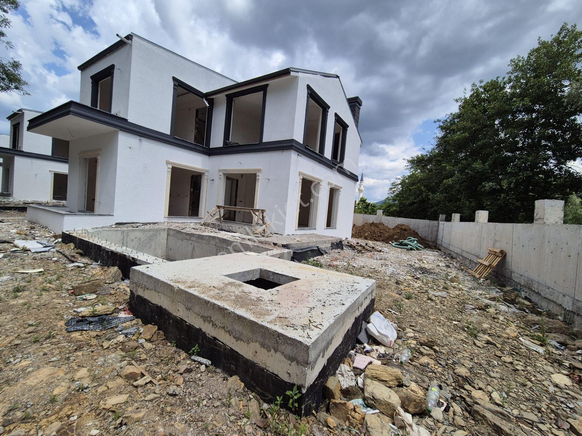 Kartepe Acısu Müstakil Havuzlu Dubleks Villa