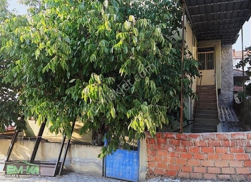 Beekilli De Satılık Mustakil Bina