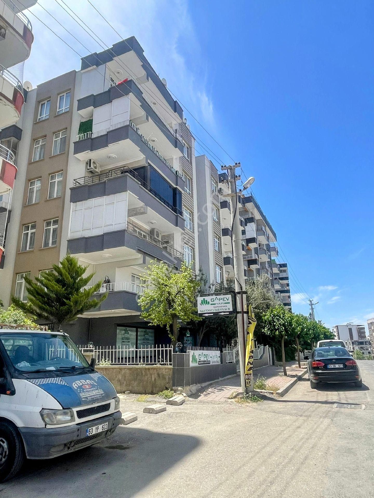 İzol Emlak'tan Karaköprüde Satılık 4+1 Bakımlı Daire