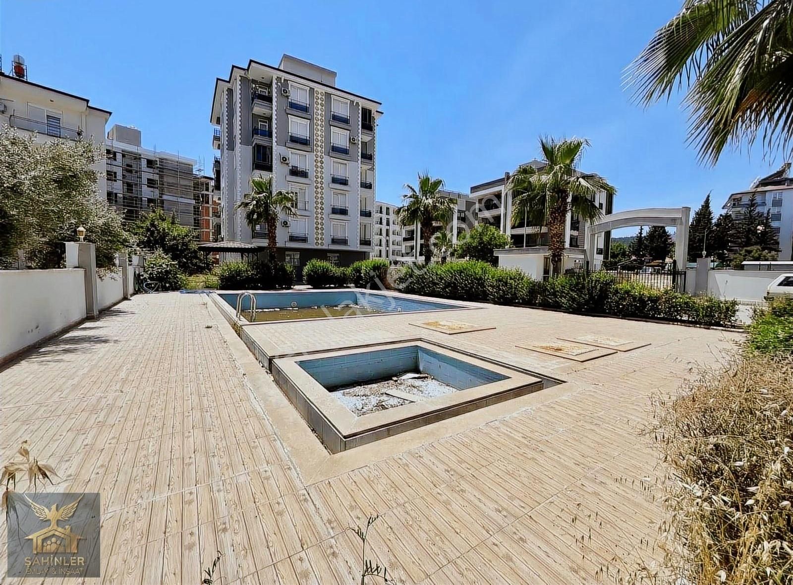 Site_içinde_3+1_çift Balkonlu_145m2_havuzlu_sıfır_ayarında_daire