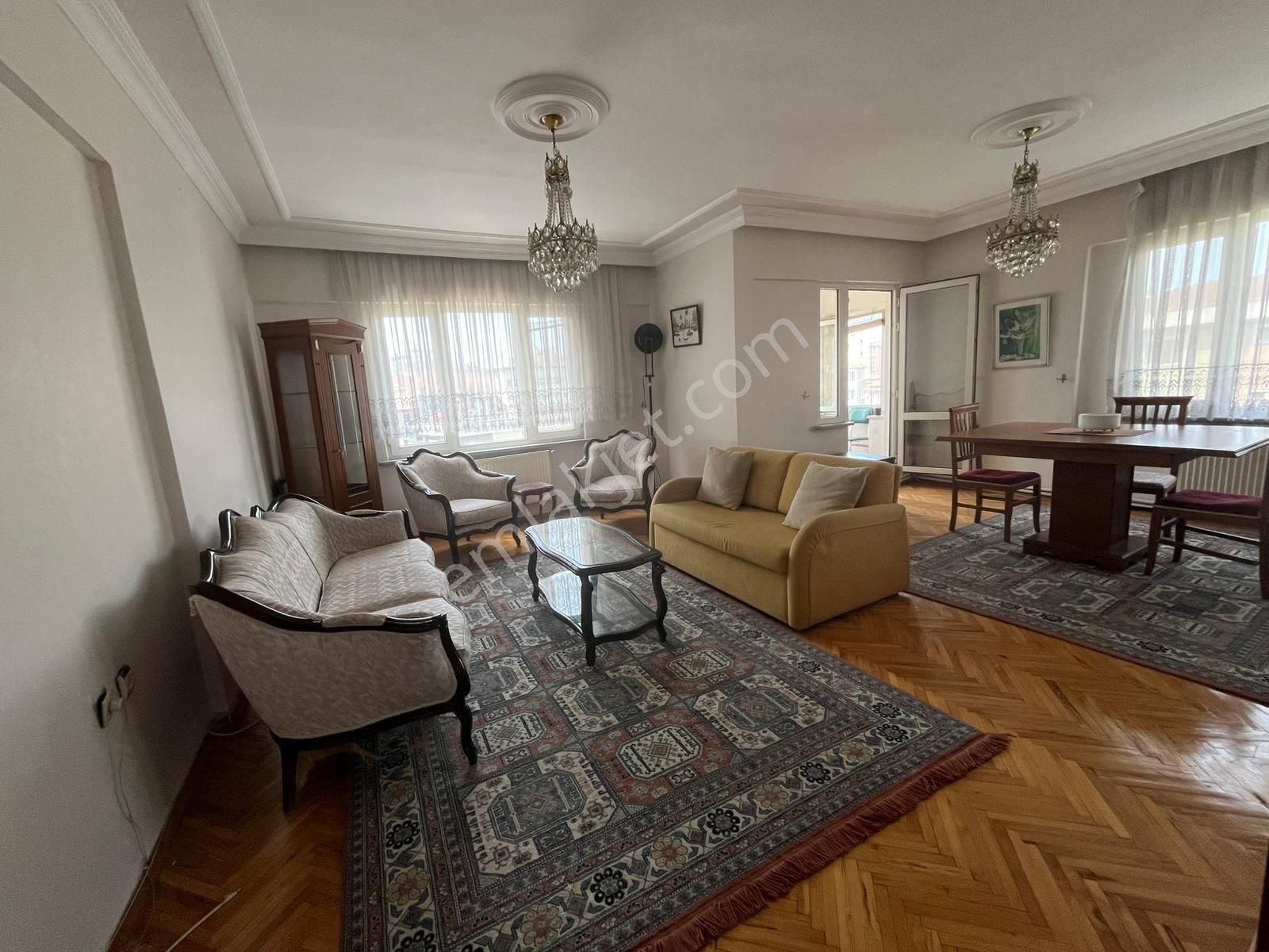 Kadıköy Merdivenköyde 3+1 Kiralık Daire
