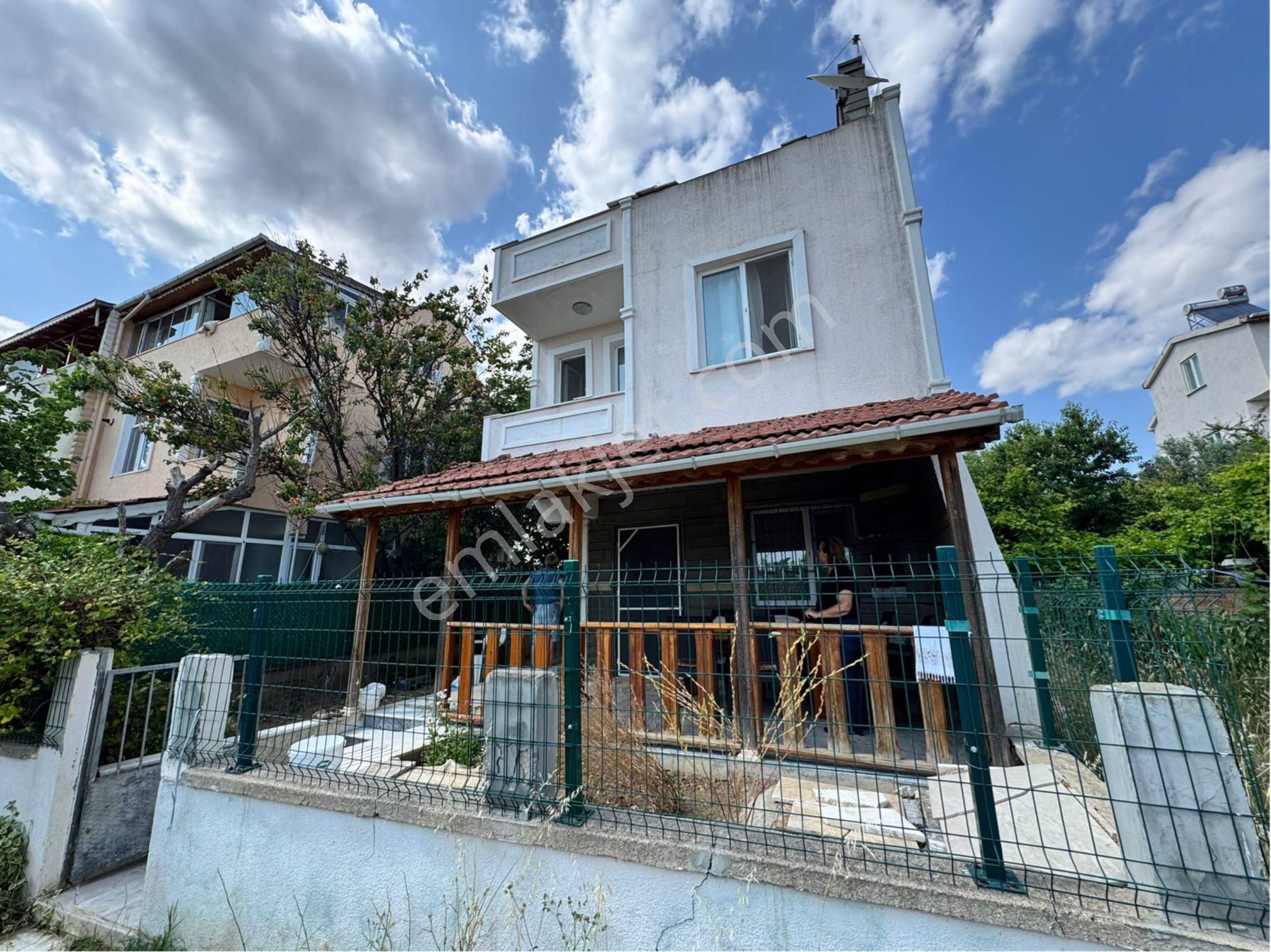 Ata Gayrimenkul'den 2 Katlı Ful Deniz Manzaralı 5+1 Villa