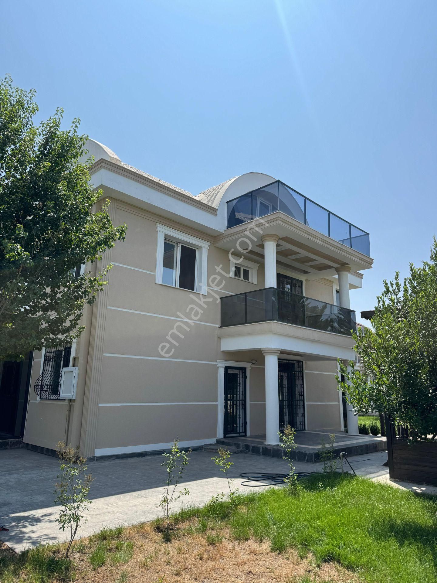 Kent Ormanı Bölgesinde Lüks 5+2 Triplex Villa Yukarıkılıçtaşı – Kent Orman Arkası Villa Bölgesi