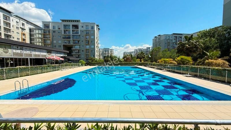 Dumankaya Trend Eşsiz Havuz Ve Peyzaj Manzaralı Satılık 1+1 Daire...