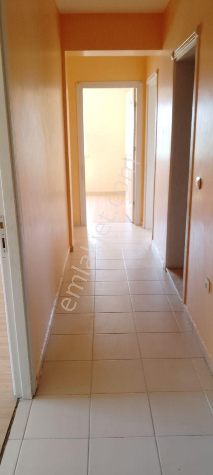 Kiracılara Müjde..10 Yaşında Arakat 3+1, Acill Satılık Daire