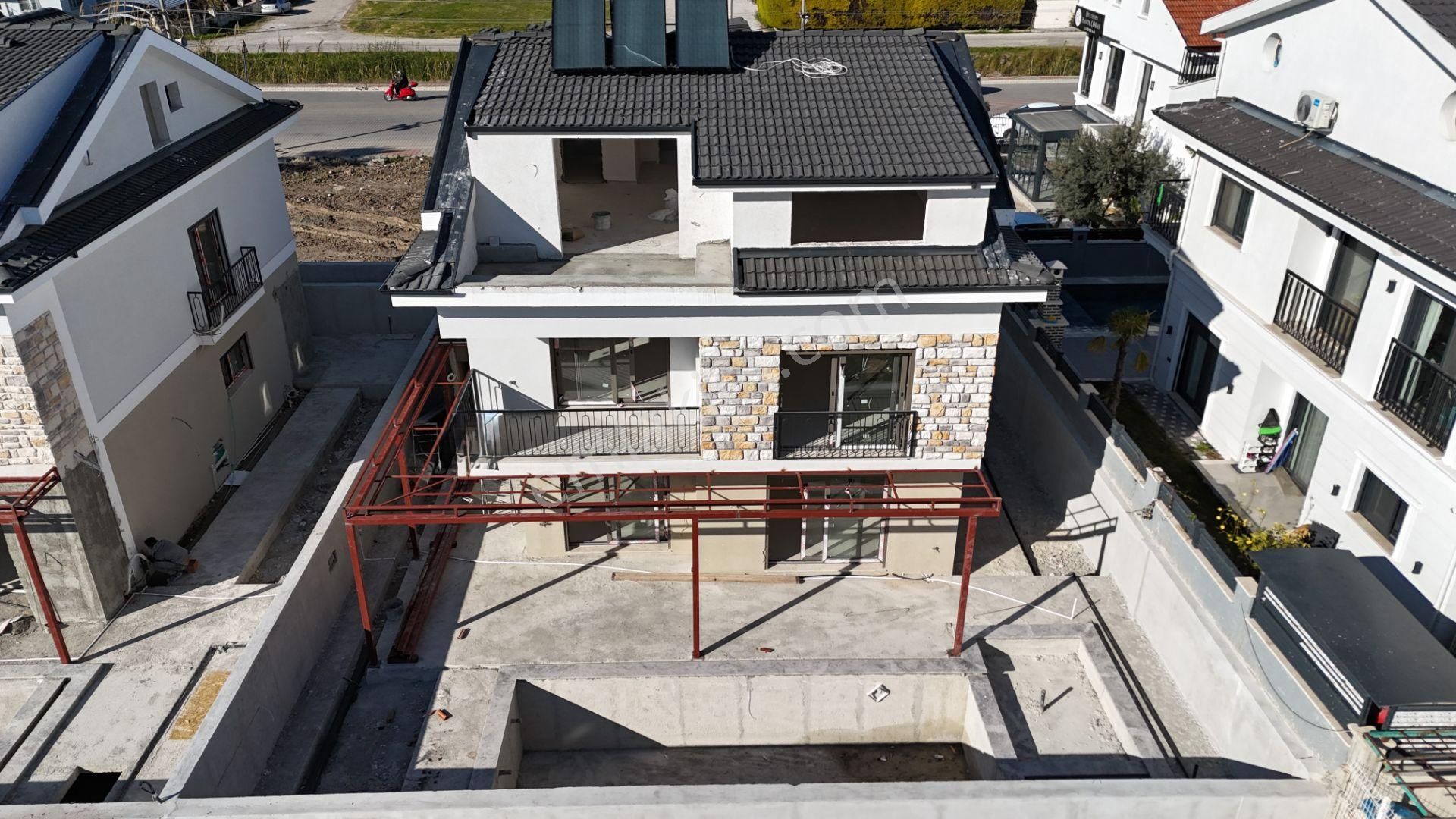 Goldhouse Dan Satılık Villa Akarca Da Sahile Yakın Tripleks 5+1 - Görsel 16