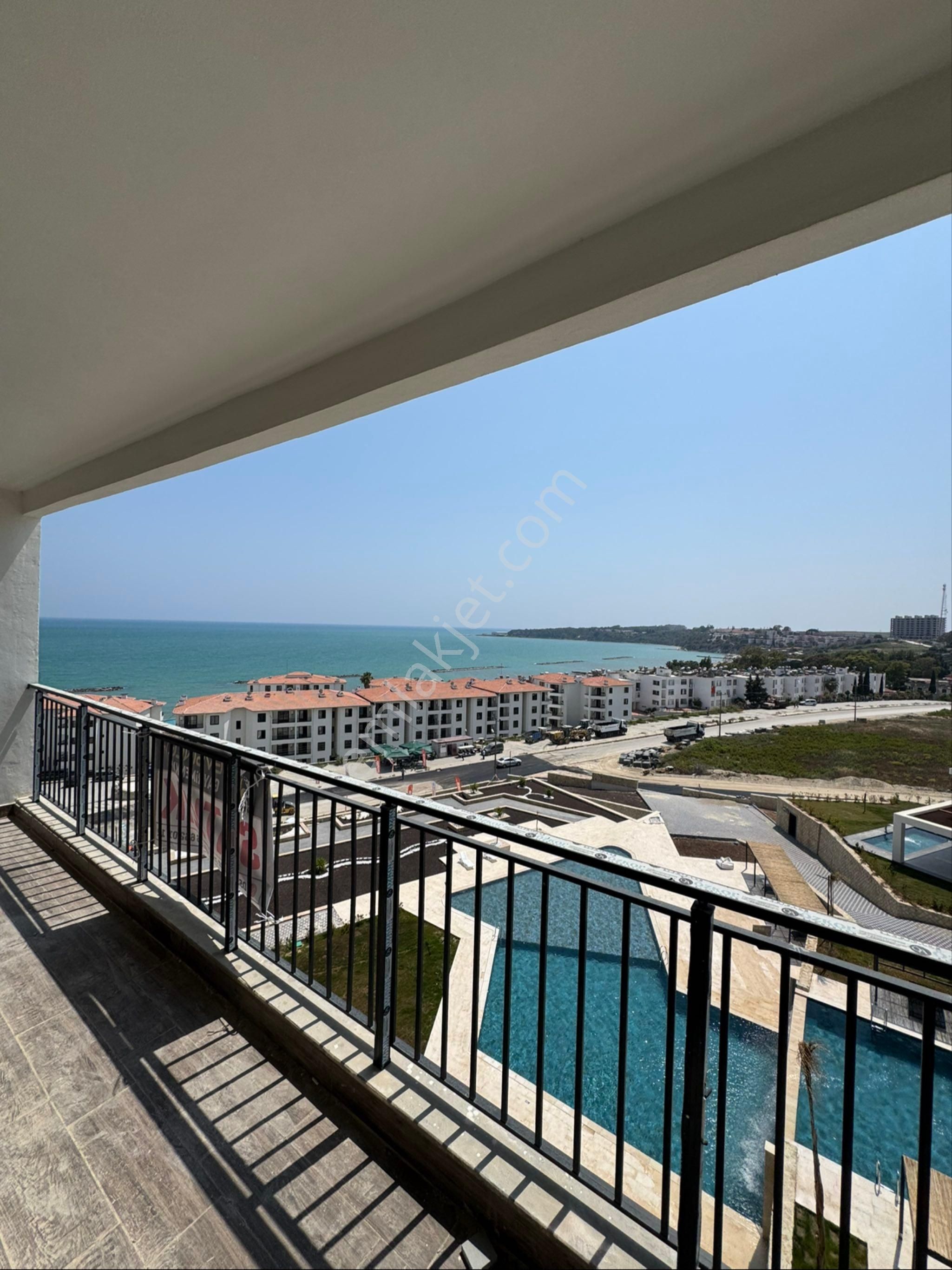 Adana Karataşta 2+1 Lüx Deniz Manzaralı Sosyal Donanımlı Daire