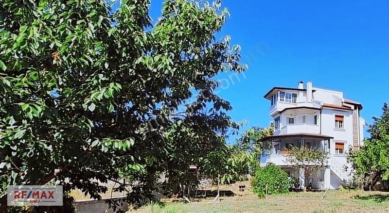 Remax Anka'dan Akçakesede Satılık Müstakil 4+1 Villa