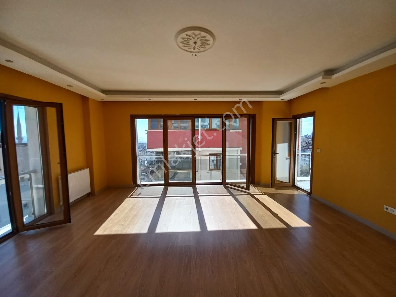 Mertcan Dan Hürriyet Mah Ebeveyn Banyolu 3+1 Ankastreli Kiralık